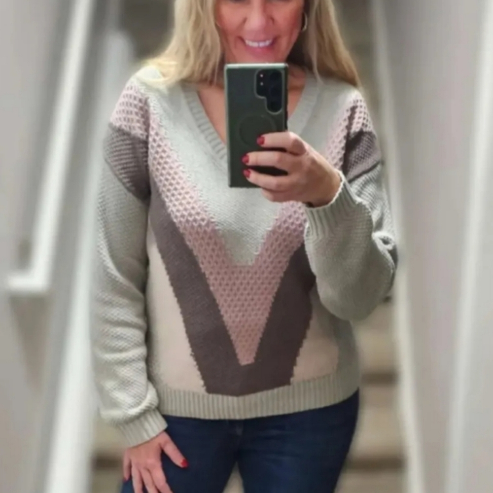 BOUTIQUE NWT Hem & Thread Gray Knit Sweater